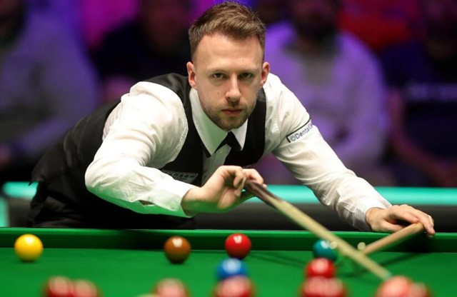 官在食堂中 官在食堂中