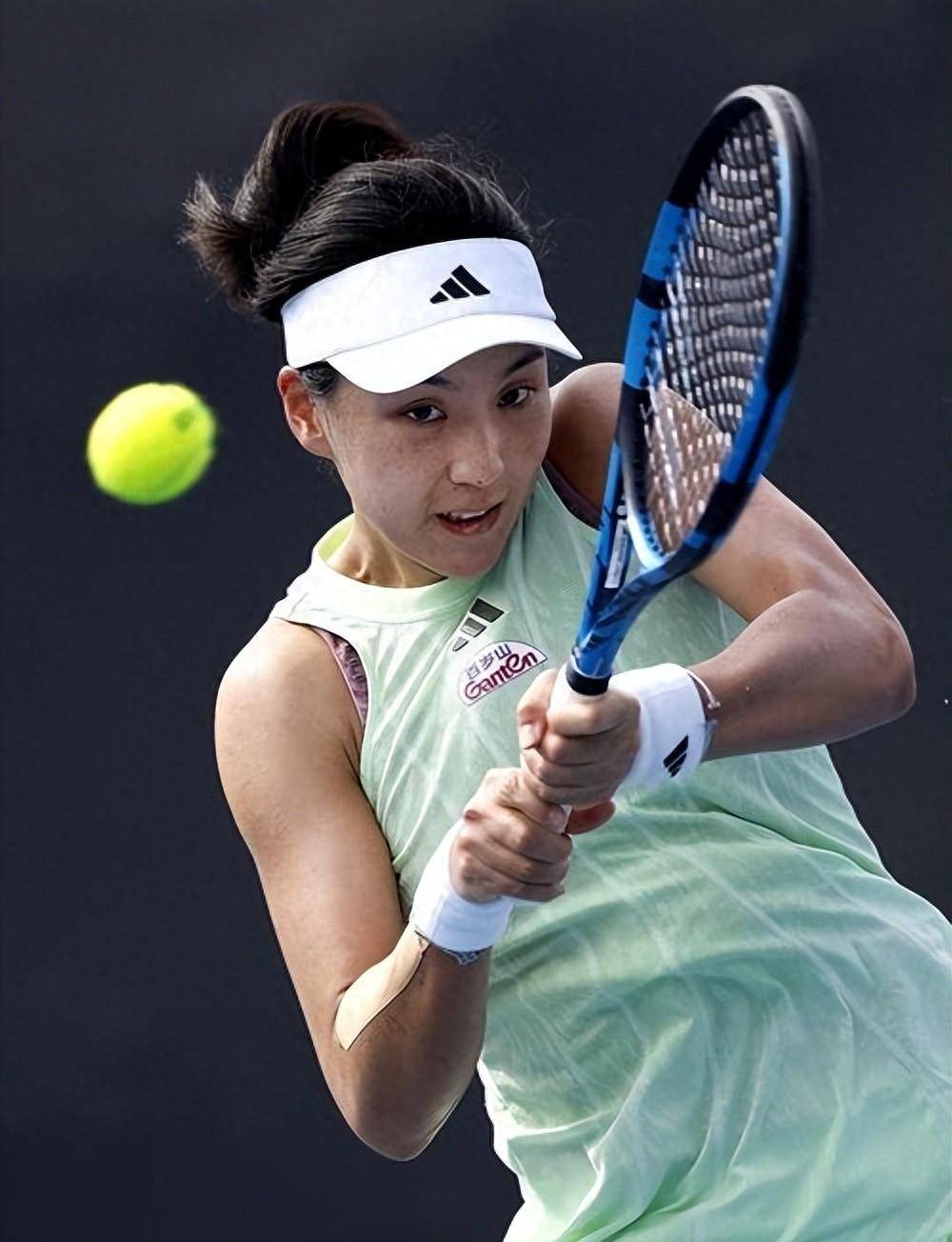 带来了巨额 带来了巨额