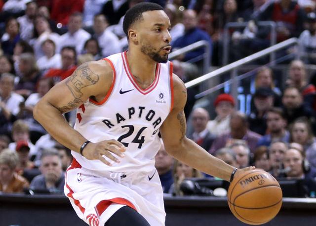 受采访时直 受采访时直